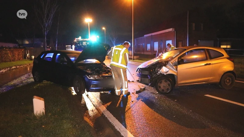 Haasdonk: Twee bestuurders gewond na frontale botsing op verbindingsweg naar E17