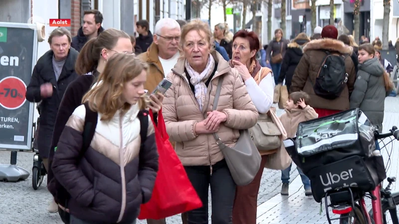 Solden lokken koopjesjagers naar Aalsterse winkelstraten: "Ik heb erop gewacht, want het leven is te duur"