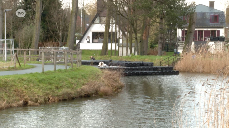 Drijvend ponton aangekomen voor BK veldrijden dit weekend in Lokeren