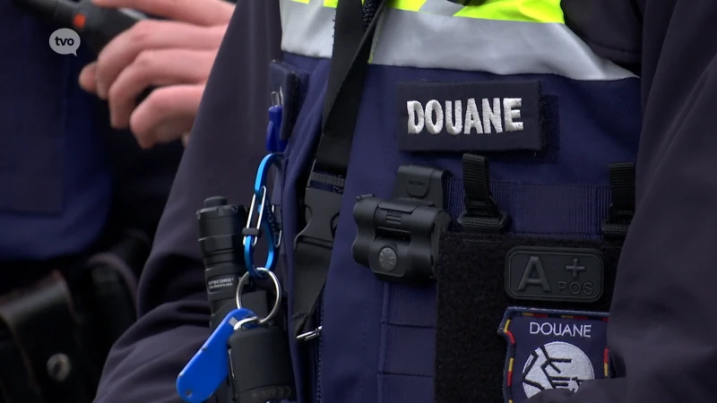 Douane doet er alles aan om ook het eigen personeel weg te houden van drugscriminaliteit: "Vier van onze collega's zitten in de cel"