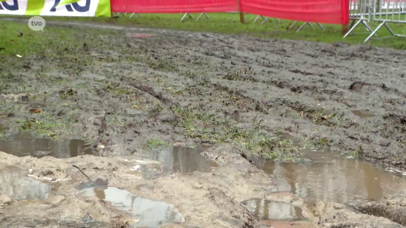 BK Veldrijden: Regen maakt modderpoel van parcours in Lokeren