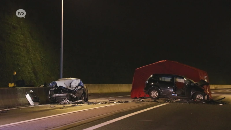 Frontale botsing met fataal gevolg op parallelweg E34 in Zwijndrecht