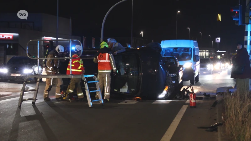 Bestuurder gewond na stevige klap op N47 Zelebaan in Lokeren