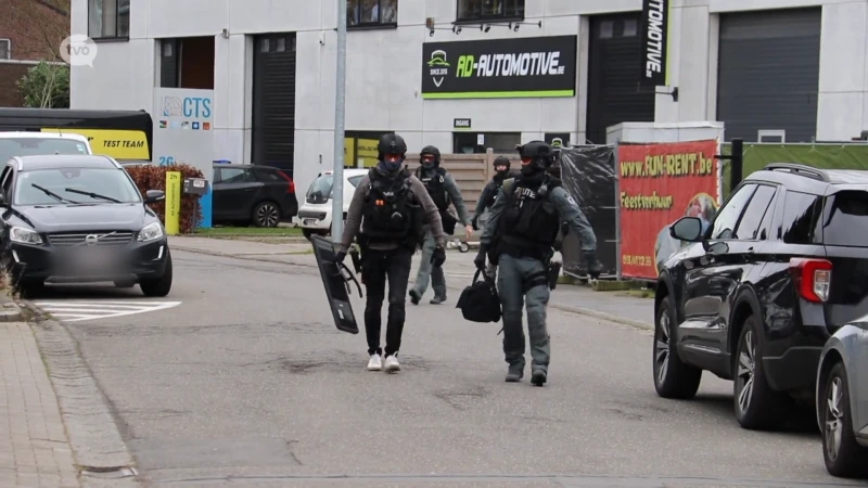 Nog vier verdachten aangehouden na inval in loods in Aalst