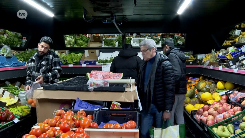 Ramadan van start, drukte van jewelste in Sint-Niklase buurtsupermarkten