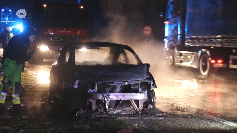 Chauffeur kan brandend voertuig net op tijd aan kant zetten in Grembergen