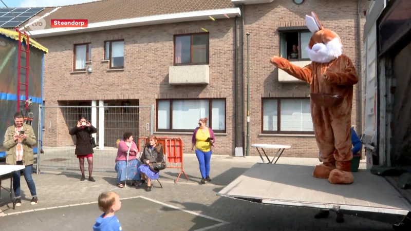 Paashaas deelt snoep en chocolade uit in Steendorp