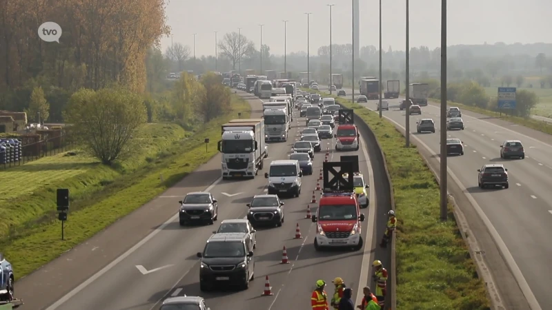 Vier auto's op elkaar, een gewonde op E17 in Lokeren