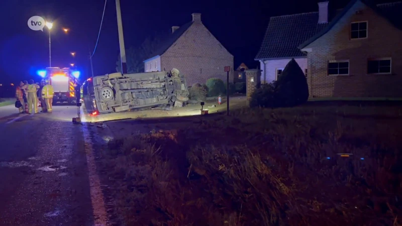 Bestuurder lichtgewond na crash tegen elektriciteitspaal in Westrem