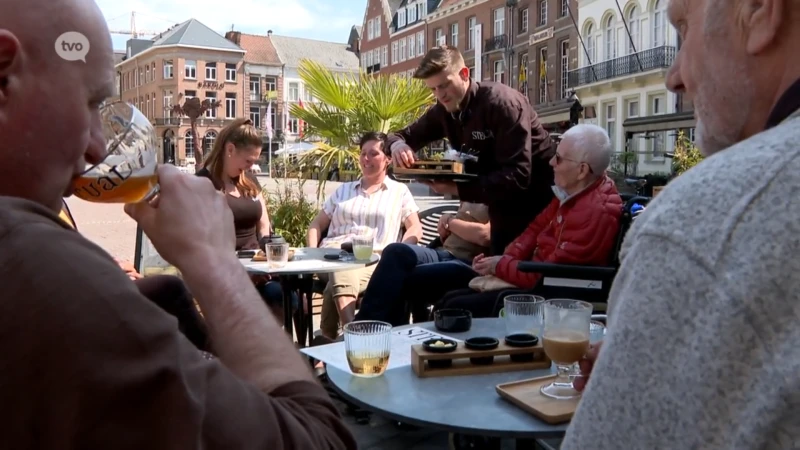 Zon doet horeca dromen van eerste topweekend: "De markt van Dendermonde valt of staat met de zon"