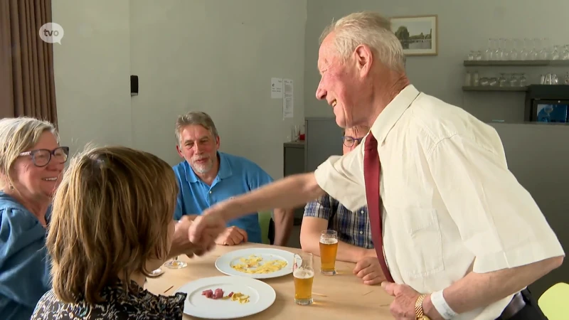 Oudegemnaar Hugo geeft voor 200ste (!) keer bloed: "Ik heb al 92 liter bloed gegeven, het dubbele van mijn eigen gewicht"