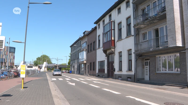 Voetganger kritiek na aanrijding door auto op zebrapad in Aalst