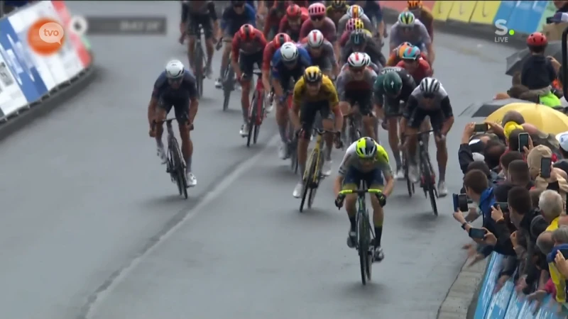 Lokeraar Rune Herregodts wint ei zo na de openingsrit van het Critérium Du Dauphiné