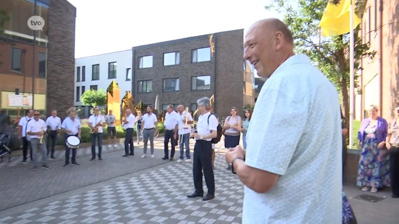 Directeur Marc (61) krijgt optocht cadeau als afscheid: "De school is 50 jaar van mijn leven"