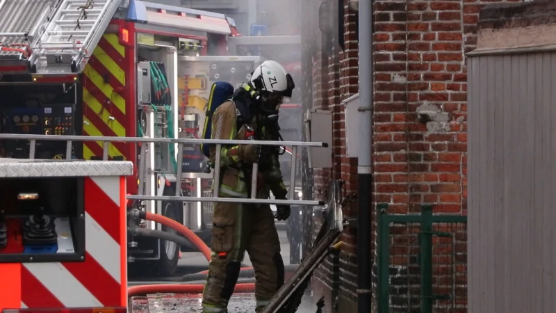 Zware balans na hevige brand in Zele: één zwaargewonde, twee huizen onbewoonbaar