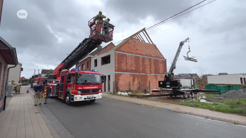 Puntgevel van huis in aanbouw in Lede overleeft windstoten niet
