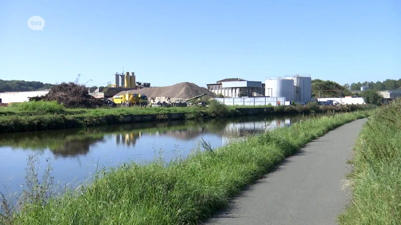 Tijdelijk geen waterrecreatie meer door zware olievervuiling op Dender in Geraardsbergen