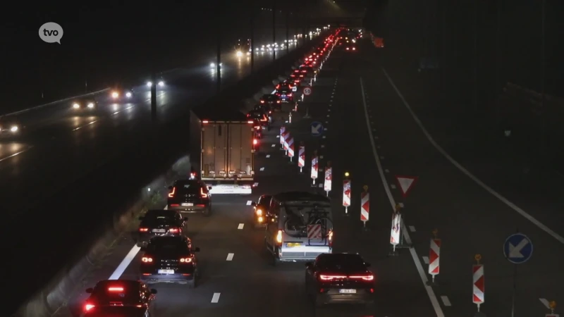 Wegenwerken op E17 Waasmunster zorgen al meteen voor lange nachtelijke file