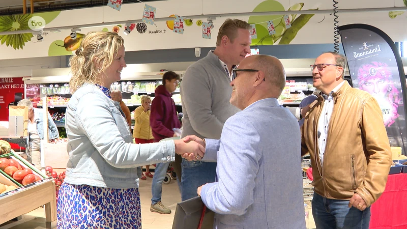 Eerste zelfstandige Delhaize verwelkomt de eerste klanten in Denderleeuw