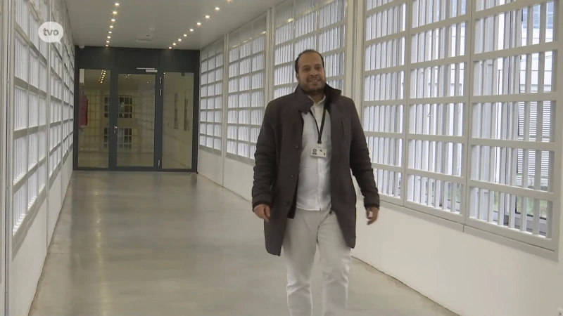 Boubker is terugkeerbegeleider in de gevangenis van Beveren: "Sommigen willen niet terugkeren"