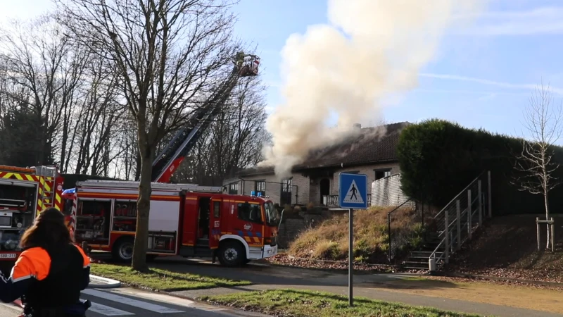 Zware brand treft gekraakte villa in Denderleeuw