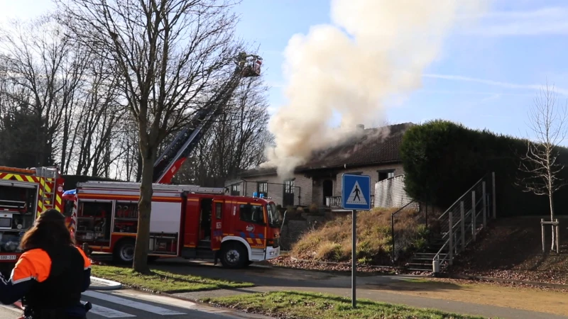 Denderleeuw: gekraakte villa grotendeels verwoest na hevige brand