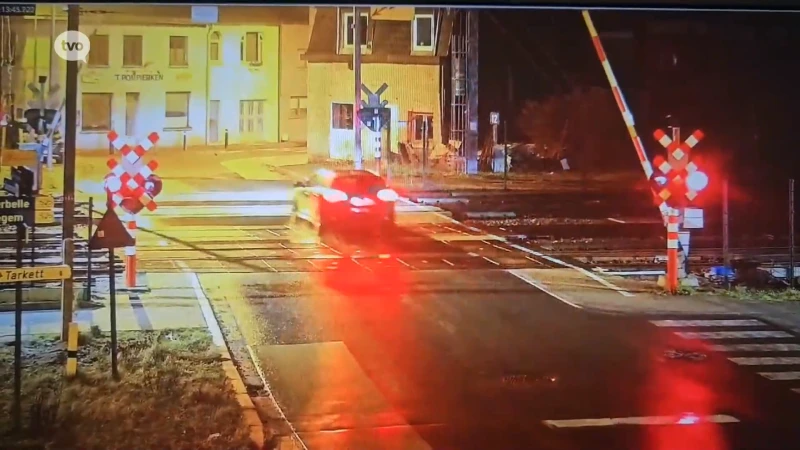 Dendermonde: bestuurder op heterdaad betrapt na rood spoorlicht te negeren