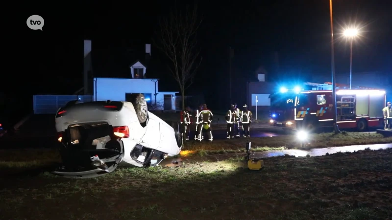 Autobestuurster blaast positief nadat ze met auto over de kop gaat in Haasdonk