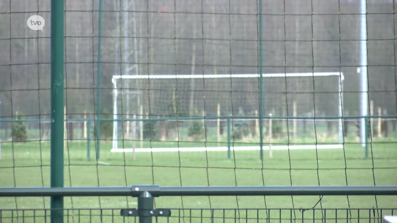 Wilskracht Hofstade stapt van het veld nadat speler slachtoffer is van racisme: "Hij zit heel diep in de put"