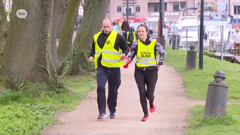 Katleen en blinde Michel zijn loopbuddy's: "We vertrouwen elkaar blindelings"