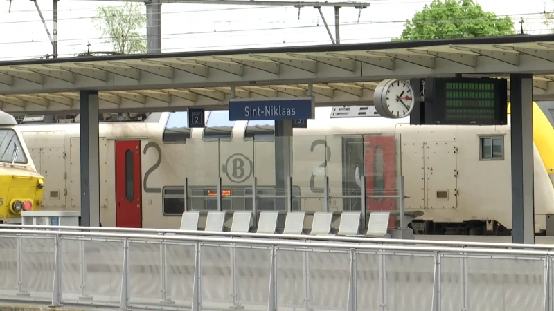Open Vld wil betere internetverbinding op trein tussen Sint-Niklaas en Dendermonde