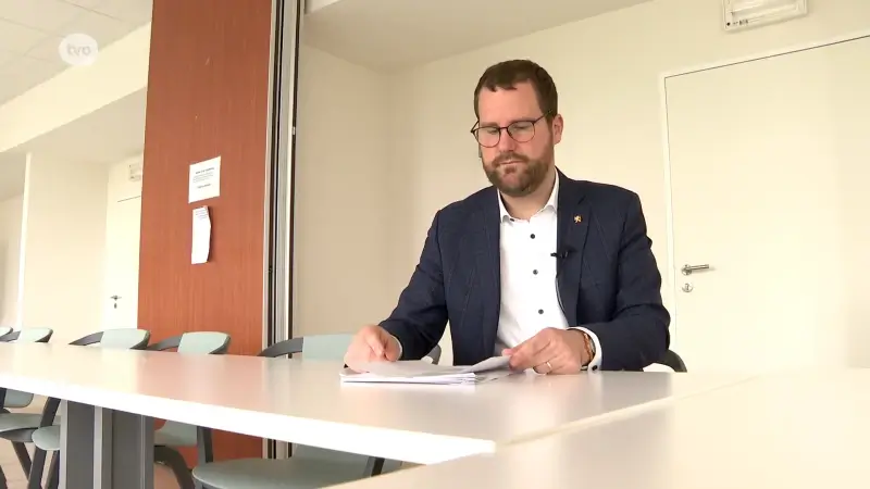 Kamerlid en schepen Roggeman klaagt 'constructiefouten' sociale zekerheid aan: "Bijna 7.000 euro uitkeringen voor één gezin, dat kan niet"