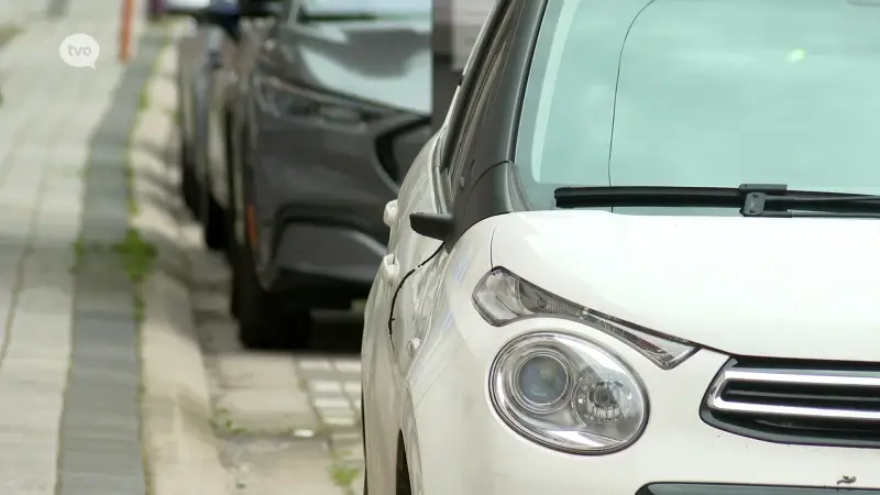 Vandalen schoppen autospiegels aan flarden in Kieldrecht