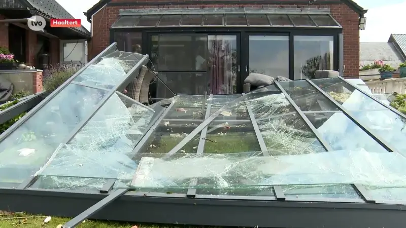Dak van bibliotheek in Haaltert weggewaaid, net als veranda: "Zeker voor 20.000 euro schade"