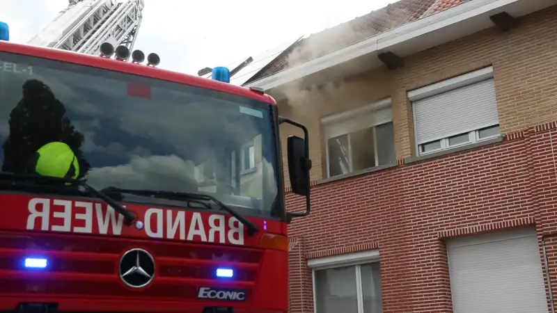 Huis onbewoonbaar na slaapkamerbrand in Temse