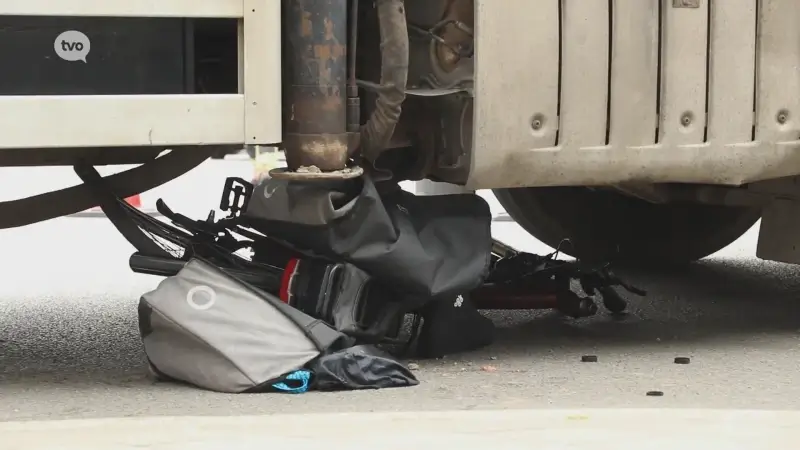 Fietsster zwaargewond bij dodehoekongeval met vrachtwagen in Sint-Niklaas
