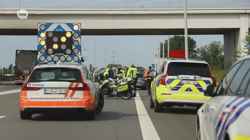 Spectaculaire achtervolging eindigt vanuit Antwerpen op E17 in Sint-Niklaas