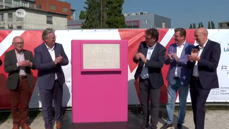 Eerstesteenlegging van nieuwe Vitaz-ziekenhuis in Lokeren, opent begin 2027 de deuren