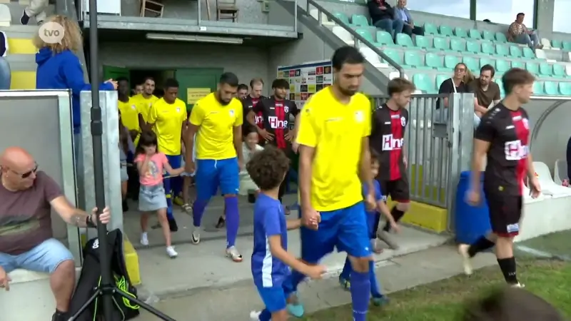 Voorzitter Hicham Aguig (SKN Sint-Niklaas): "Communicatie kan beter, maar de sfeer binnen de club zit goed"