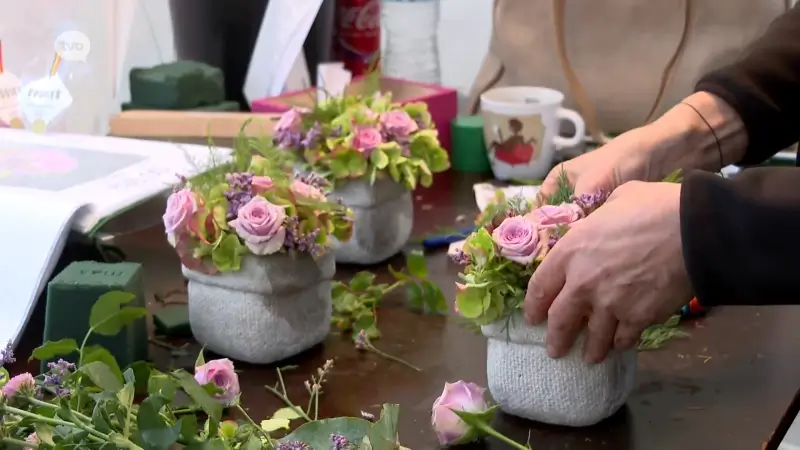 Tuincentra maken zich klaar voor Allerheiligen: "Kleinere bloemstukjes door kleinere gedenkstenen"