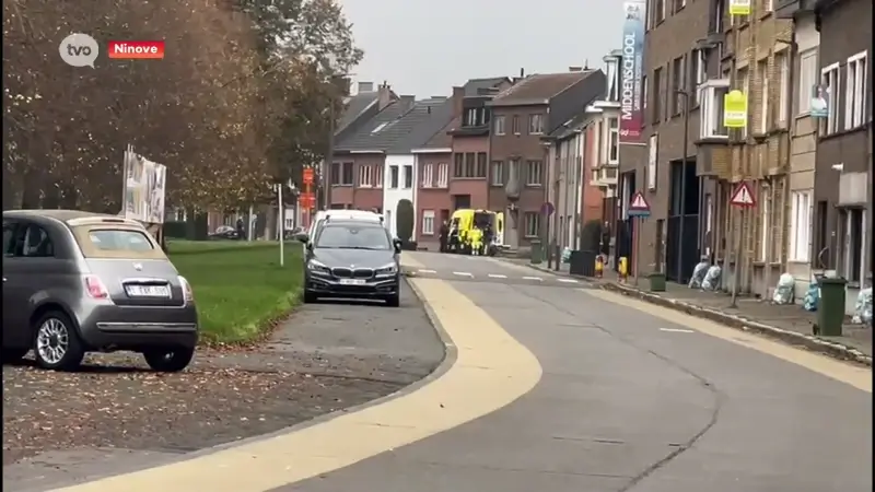 Man verschanst zich tijdlang in woning in Ninove, speciale eenheden vallen binnen: "Persoon was gewapend"