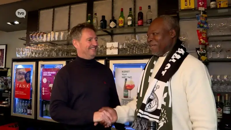 Eendracht Aalst-icoon Moses Chunga is in het land en bezoekt café van oud-ploegmaat