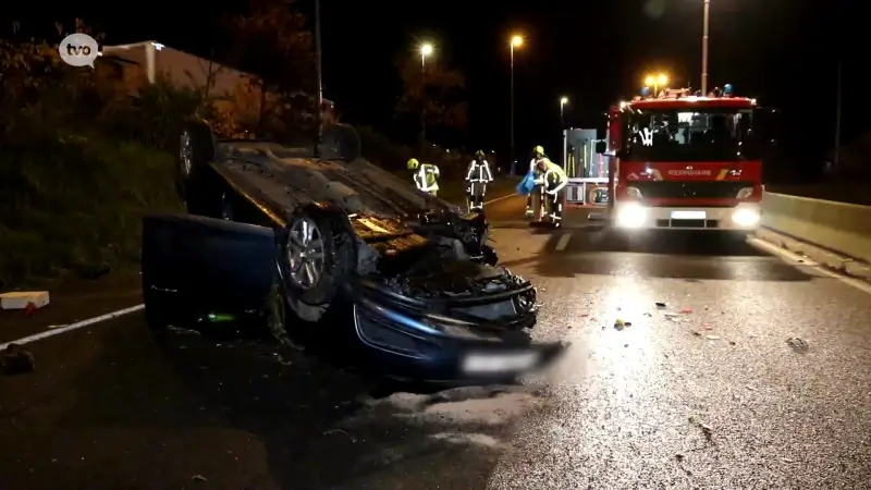 Autobestuurder crasht in Temse: getuigen helpen slachtoffer uit wrak