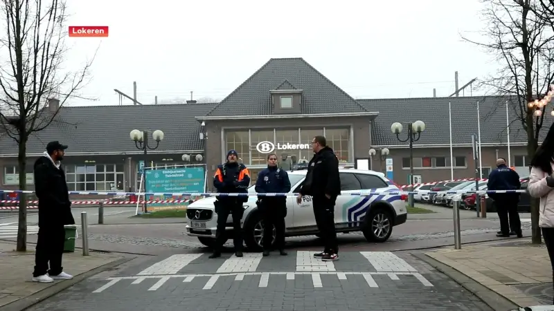 Treinverkeer onderbroken en stationsgebouw ontruimd in Lokeren door vondst verdachte pakketten