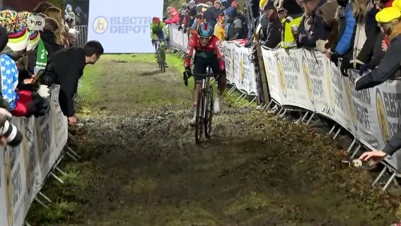 Wegwielrenner Jenno Berckmoes (Lotto Dstny) maakt uitstap naar cyclocross: "Leuke afwisseling met normale trainingsweken"