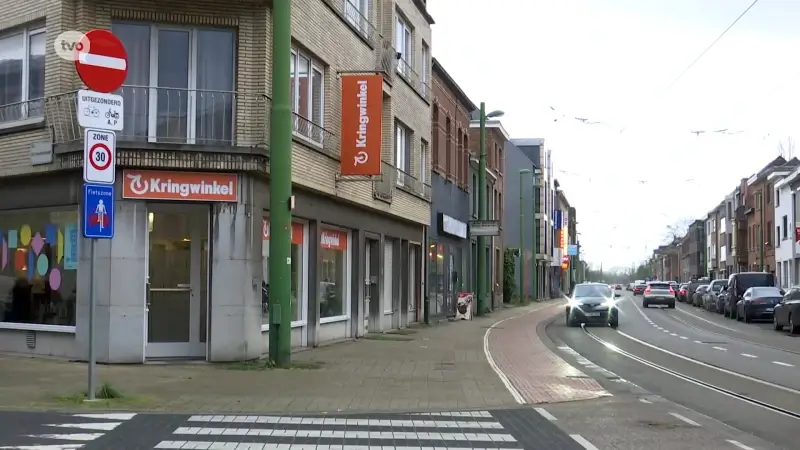 Nieuwe kringwinkel opent in Zwijndrecht: "Hoe meer er hergebruikt wordt, hoe minder spullen niet verbrand worden"