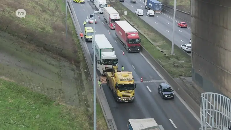 Lange files op E17 na verkeersongevallen in Beervelde en in Kennedytunnel