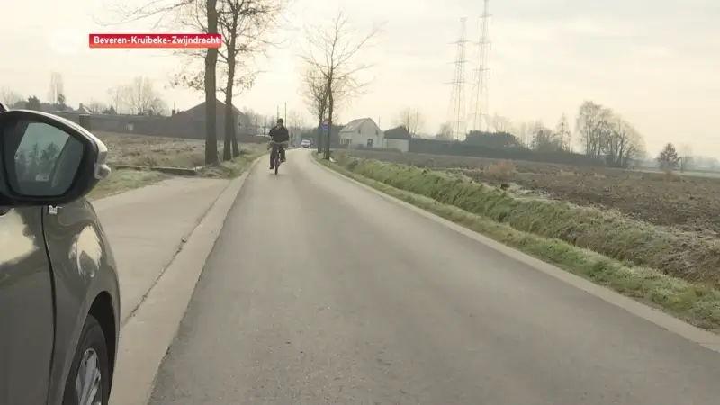 Meisje van 18 wordt achtervolgd en klemgereden in Beveren, politie neemt zaak serieus: "Hij ging met voertuig op het fietspad staan"