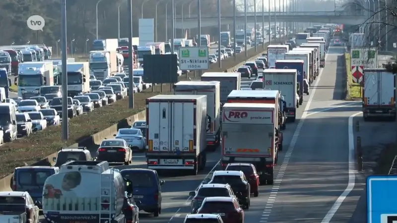 Twee verkeersongevallen op E17 zorgen opnieuw voor lastige ochtendspits