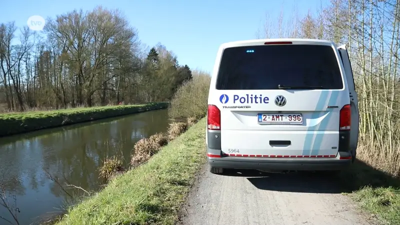 Agenten redden bejaarde fietser uit Stekense Vaart